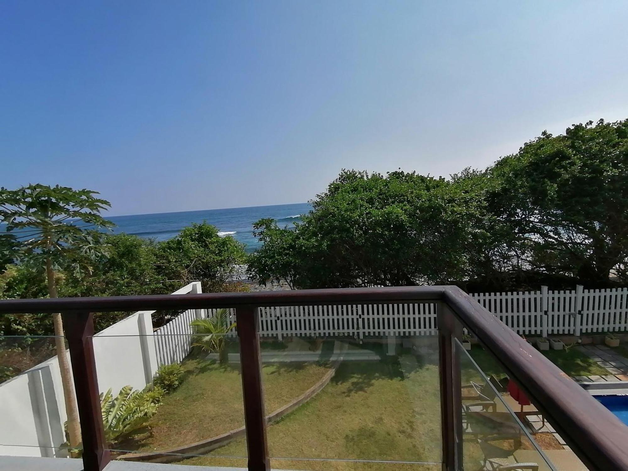 Ara Beach Resort Mirissa Eksteriør bilde